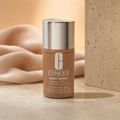 Clinique Even Better Makeup SPF15 Evens and Corrects folyékony make-up az egységes és világosabb arcbőrre 52 Neutral 30 ml