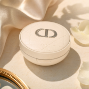 Dior (Christian Dior) Forever Cushion Powder pudră pentru uniformizarea culorii tenului 010 Fair 10 g