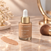 Clarins Skin Illusion Natural Hydrating Foundation maquillaje líquido con efecto hidratante 114 Cappuccino 30 ml