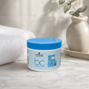 Schwarzkopf Professional BC Bonacure Moisture Kick Treatment Care-Boost Complex negovalna maska z vlažilnim učinkom 500 ml