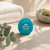 TePe Dental Floss voskovaná zubná niť Waxed Mint 40 m
