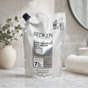 Redken Acidic Bonding Concentrate Shampoo posilující šampon pro barvené, chemicky ošetřené a zesvětlené vlasy Refill 500 ml