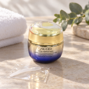 Shiseido Vital Perfection liftingový spevňujúci krém Uplifting and Firming Advanced Cream Soft 50 ml