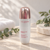 Clarins Bright Plus mleczko tonizujące Essentials Brightening Serum-In-Lotion 150 ml