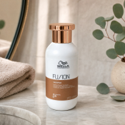 Wella Professionals Fusion Intense Repair Shampoo Stärkungsshampoo für geschädigtes Haar 250 ml