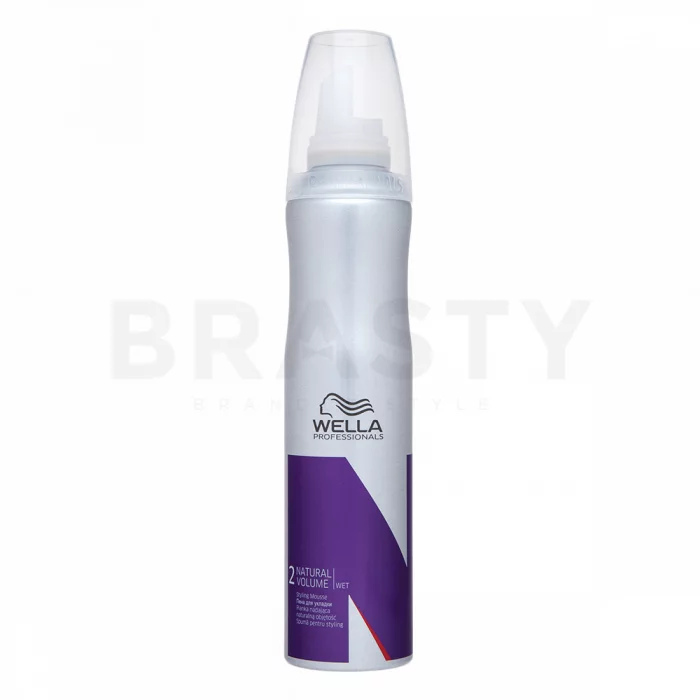 Wella Professionals Styling Wet Natural Volume Styling Mousse utrjevalec pene za fiksacijo medija 300 ml